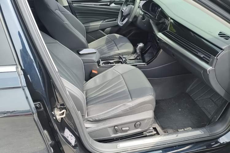 Used Volkswagen Passat 2024 380TSI Dragon Glory Edition Right Front Seat