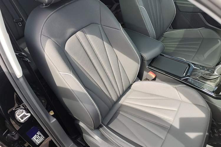 Used Volkswagen Passat 2024 380TSI Starry Dragon Edition Right Front Seat