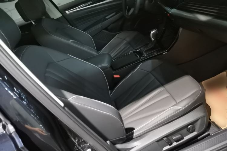 Used Volkswagen Passat 2024 330TSI Elite Edition Right Front Seat