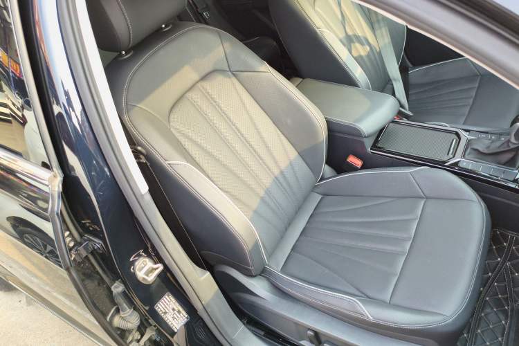 Used Volkswagen Passat 2024 330TSI Starry Elite Edition Right Front Seat