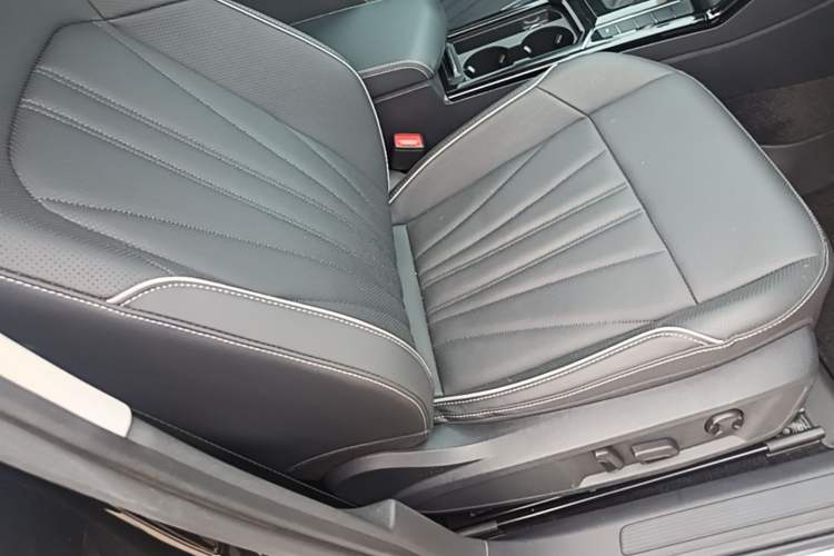 Used Volkswagen Passat 2024 330TSI Starry Elite Edition Right Front Seat