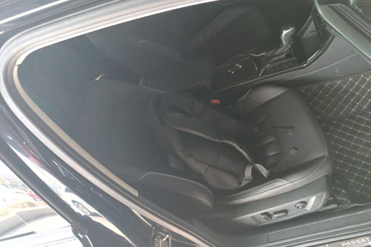 Used Volkswagen Passat 2024 380TSI Starry Dragon Edition Right Front Seat