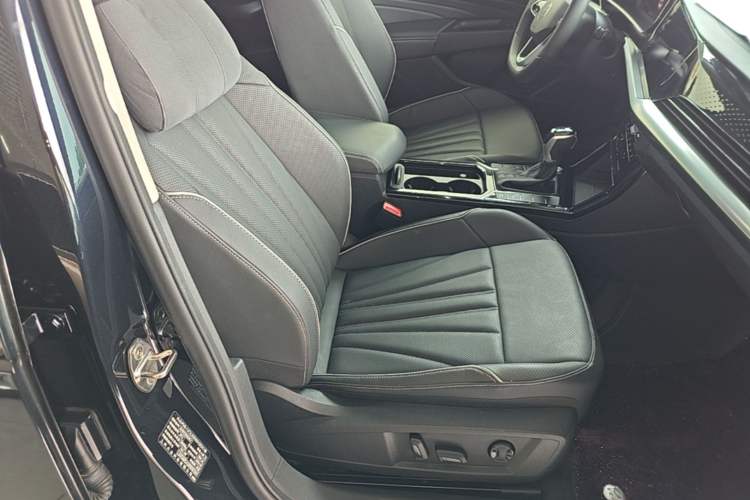 Used Volkswagen Passat 2024 380TSI Starry Dragon Edition Right Front Seat
