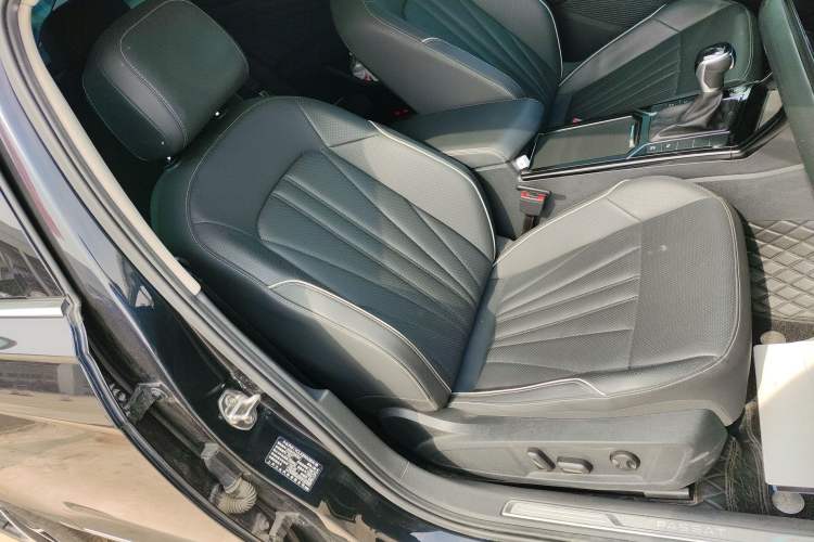 Used Volkswagen Passat 2024 380TSI Starry Luxury Edition Right Front Seat