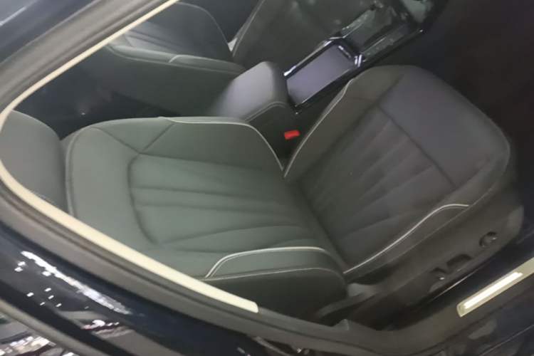 Used Volkswagen Passat 2024 380TSI Dragon Glory Edition Right Front Seat