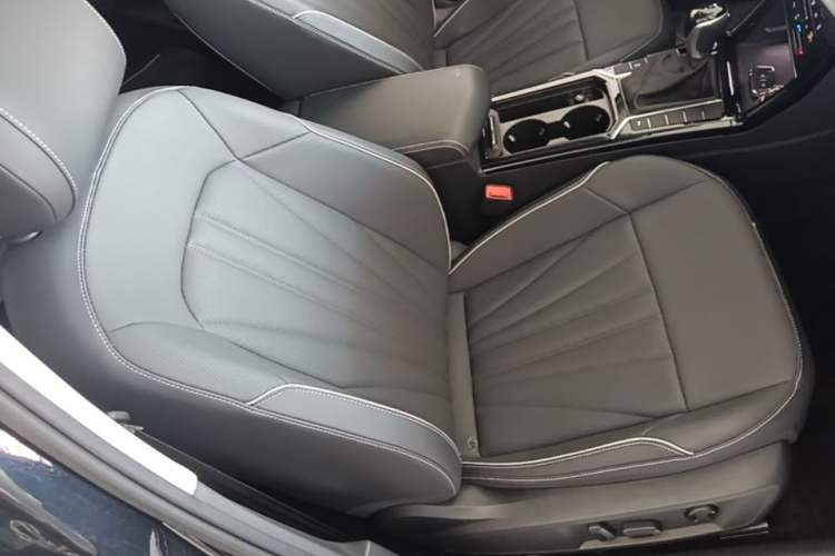Used Volkswagen Passat 2024 380TSI Starry Elite Edition Right Front Seat