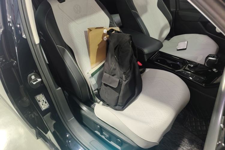 Used Volkswagen Passat 2024 380TSI Dragon Edition Right Front Seat