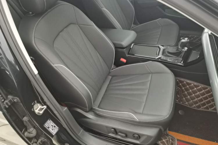Used Volkswagen Passat 2024 330TSI Starry Elite Edition Right Front Seat