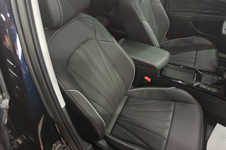 Used Volkswagen Passat 2024 380TSI Dragon Edition Right Front Seat