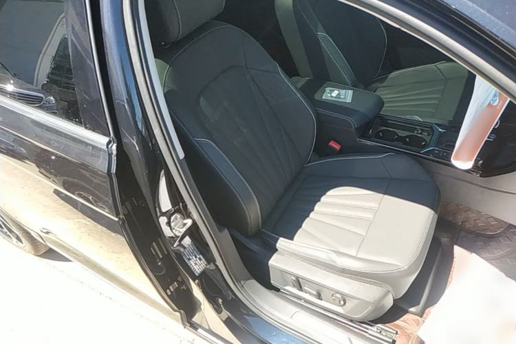Used Volkswagen Passat 2024 380TSI Starry Luxury Edition Right Front Seat