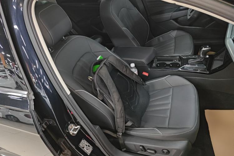 Used Volkswagen Passat 2024 380TSI Elite Edition Right Front Seat