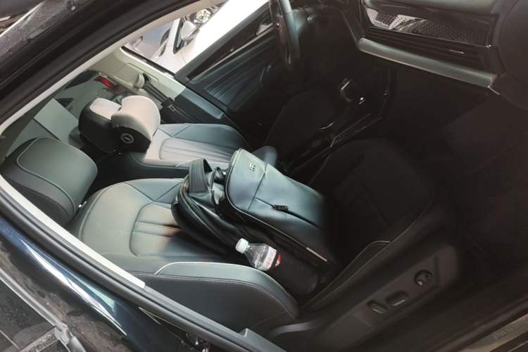 Used Volkswagen Passat 2024 330TSI Elite Edition Right Front Seat