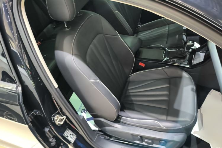 Used Volkswagen Passat 2024 380TSI Dragon Edition Right Front Seat