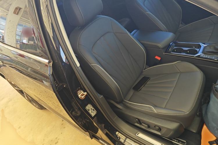 Used Volkswagen Passat 2024 380TSI Starry Dragon Edition Right Front Seat