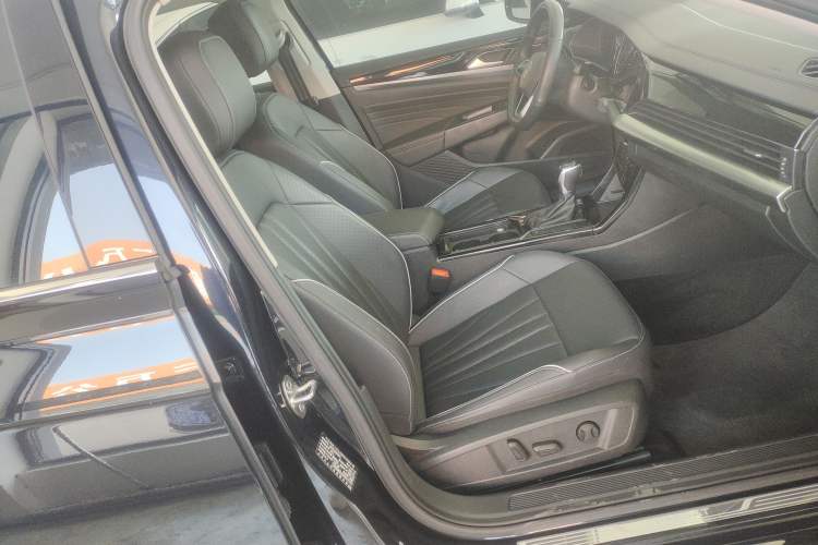 Used Volkswagen Passat 2024 380TSI Elite Edition Right Front Seat