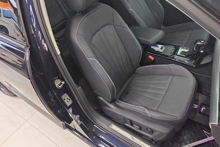 Used Volkswagen Passat 2024 380TSI Dragon Glory Edition Right Front Seat