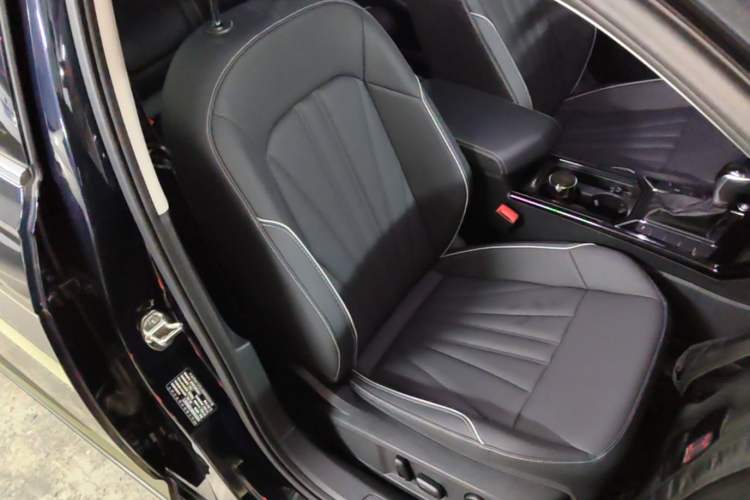 Used Volkswagen Passat 2024 380TSI Dragon Edition Right Front Seat