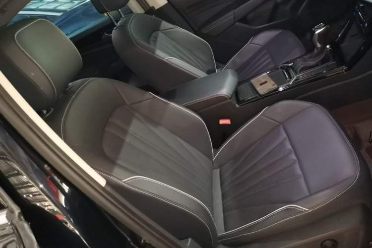 Used Volkswagen Passat 2024 330TSI Elite Edition Right Front Seat