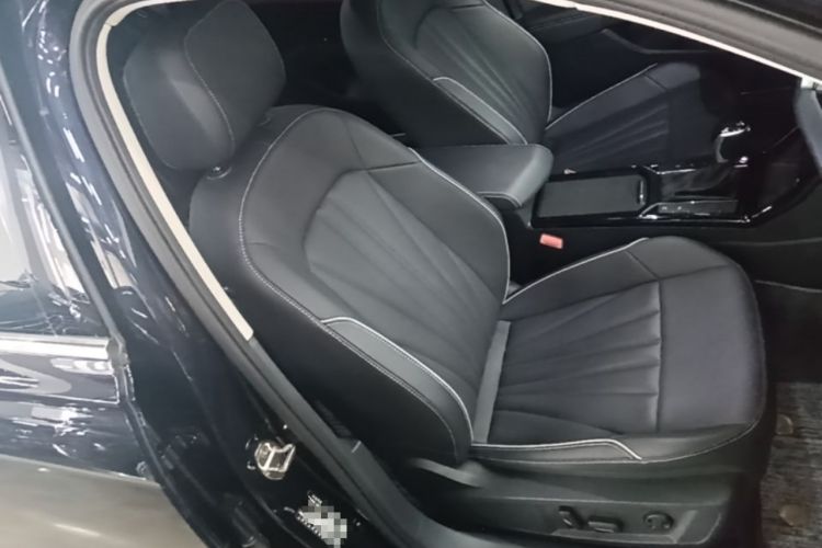 Used Volkswagen Passat 2024 380TSI Dragon Glory Edition Right Front Seat