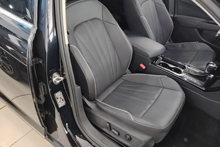 Used Volkswagen Passat 2024 380TSI Starry Elite Edition Right Front Seat