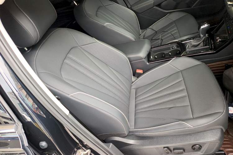 Used Volkswagen Passat 2024 330TSI Starry Elite Edition Right Front Seat