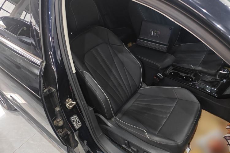 Used Volkswagen Passat 2024 330TSI Elite Edition Right Front Seat