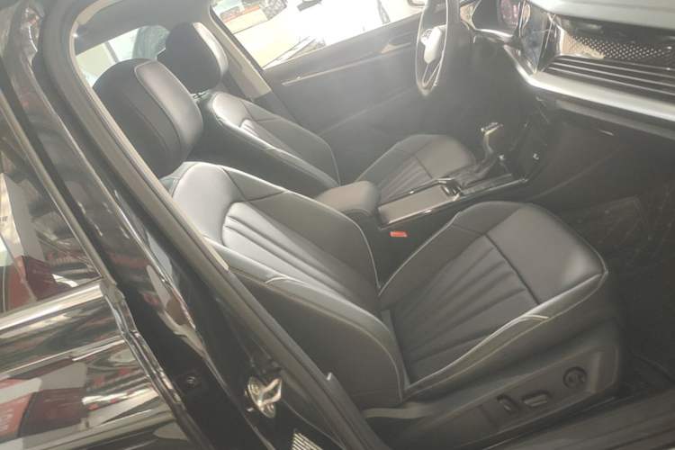 Used Volkswagen Passat 2024 330TSI Elite Edition Right Front Seat