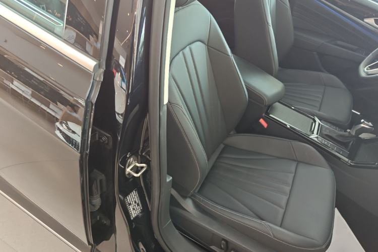 Used Volkswagen Passat 2024 380TSI Starry Dragon Edition Right Front Seat