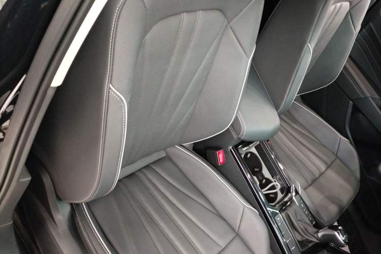 Used Volkswagen Passat 2024 380TSI Starry Dragon Edition Right Front Seat