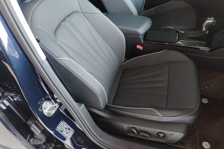 Used Volkswagen Passat 2024 330TSI Elite Edition Right Front Seat
