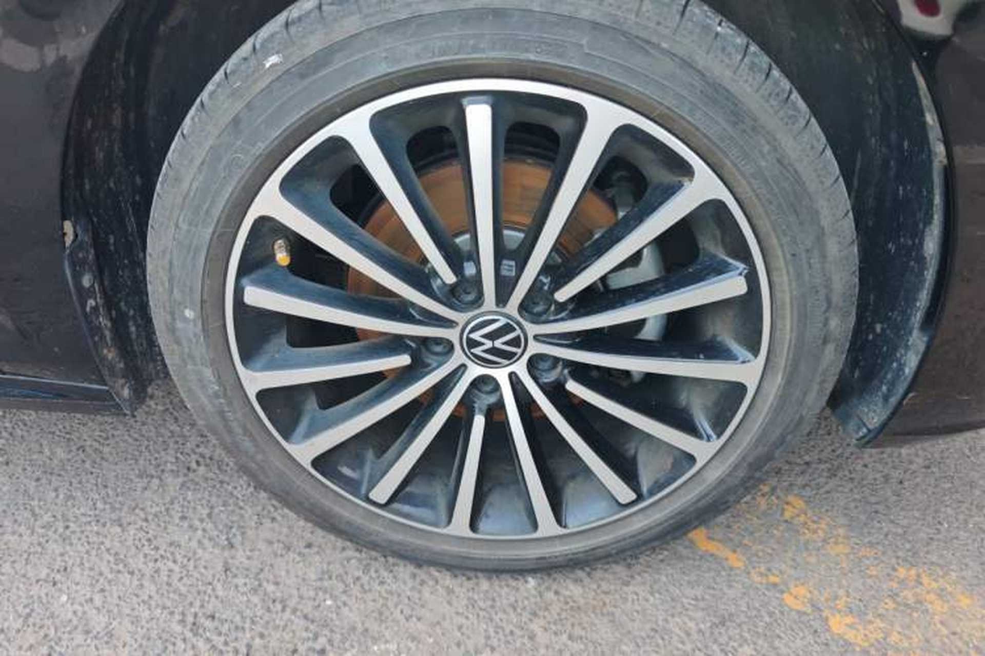 Used Volkswagen Passat 2024 280TSI Business Edition Right Front Wheel Hub