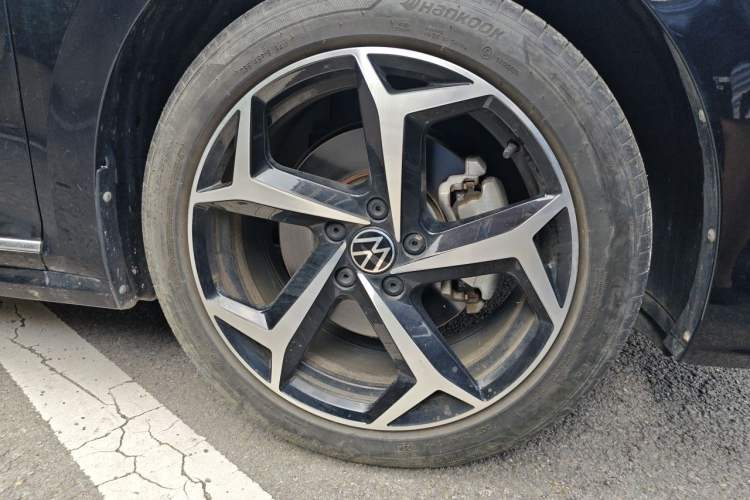 Used Volkswagen Passat 2024 330TSI Starry Elite Edition Right Front Wheel Hub