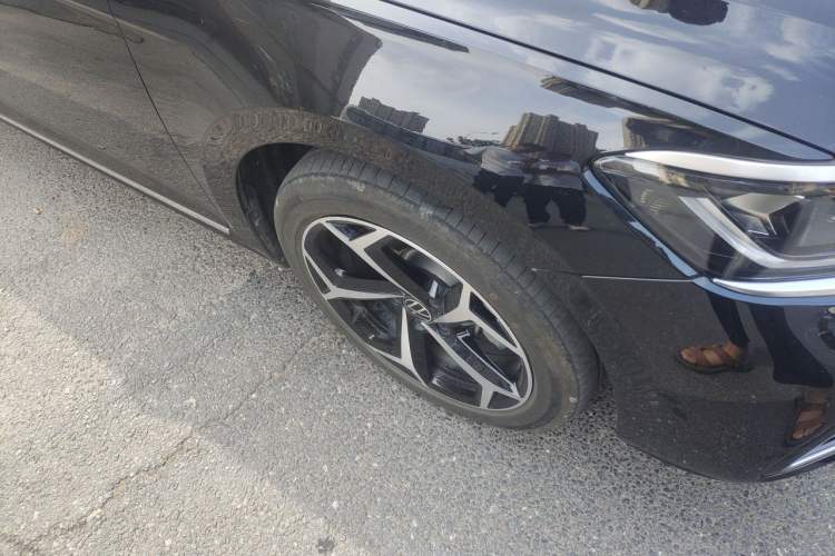Used Volkswagen Passat 2024 330TSI Starry Elite Edition Right Front Wheel Hub