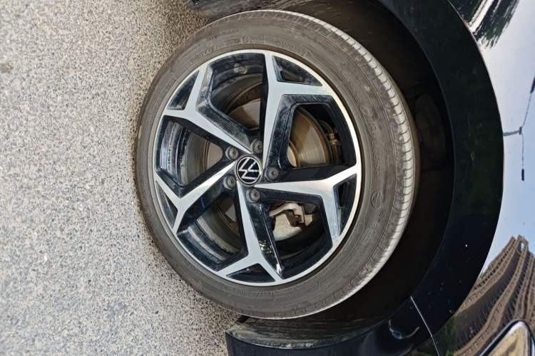 Used Volkswagen Passat 2024 380TSI Starry Dragon Edition Right Front Wheel Hub
