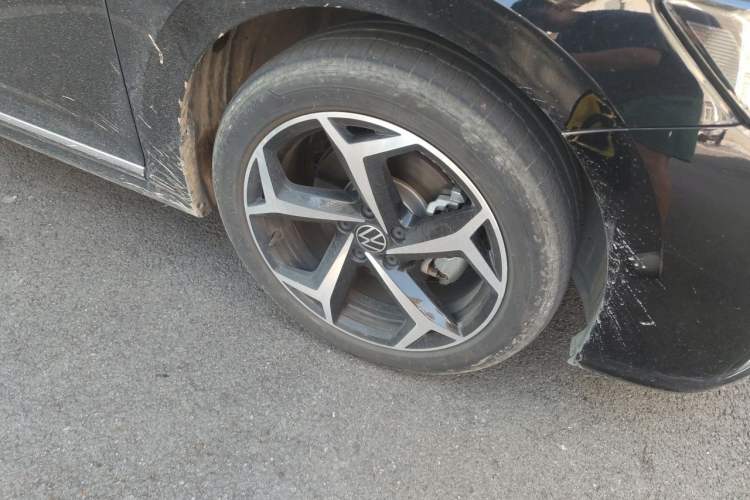 Used Volkswagen Passat 2024 380TSI Starry Elite Edition Right Front Wheel Hub