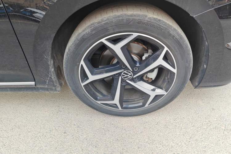 Used Volkswagen Passat 2024 380TSI Elite Edition Right Front Wheel Hub