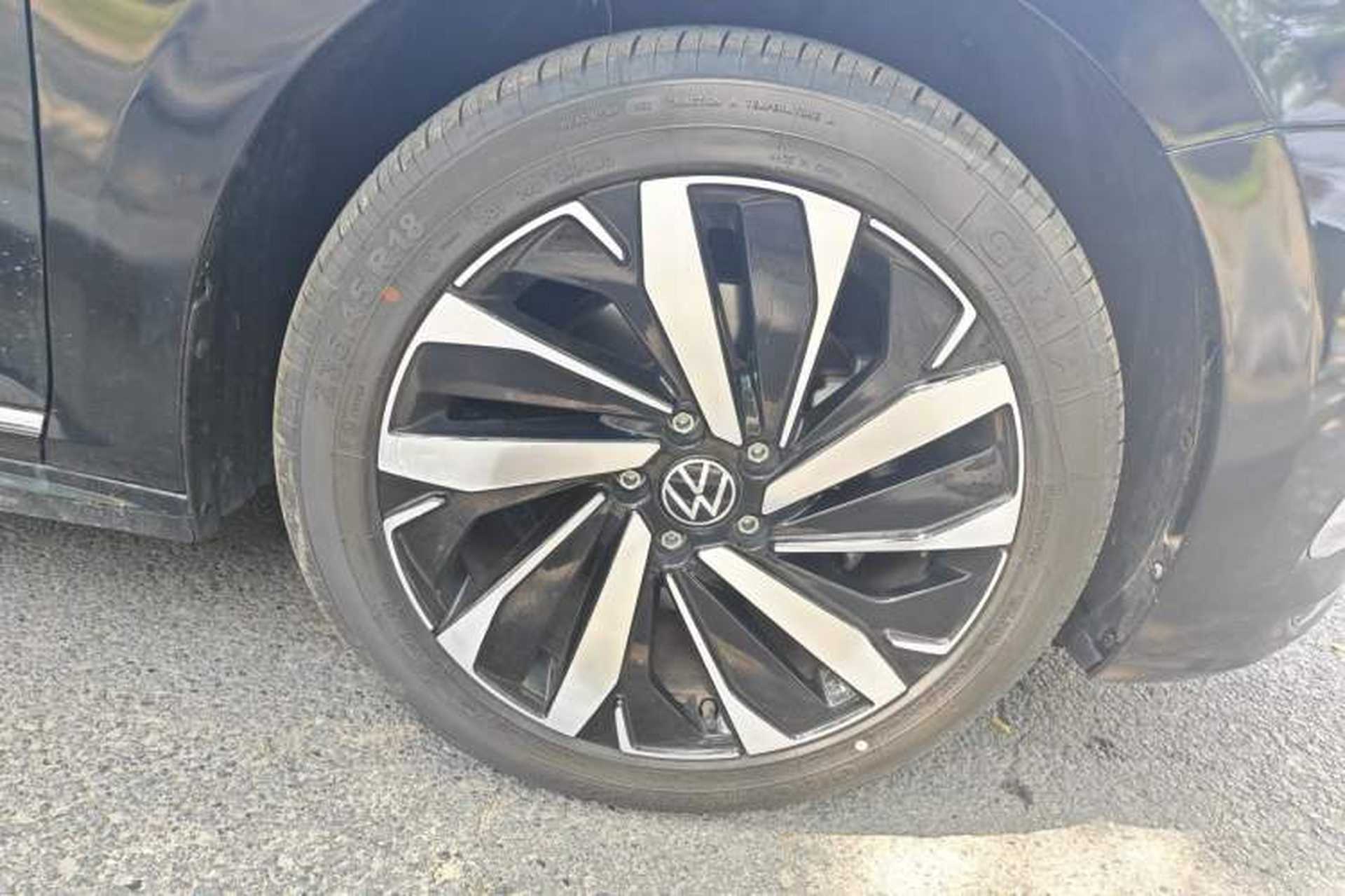 Used Volkswagen Passat 2024 380TSI Dragon Edition Right Front Wheel Hub