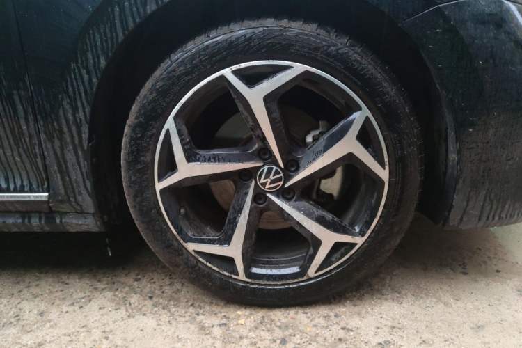 Used Volkswagen Passat 2024 330TSI Starry Elite Edition Right Front Wheel Hub