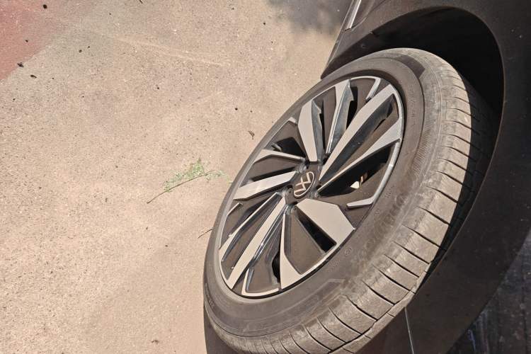Used Volkswagen Passat 2024 330TSI Elite Edition Right Front Wheel Hub