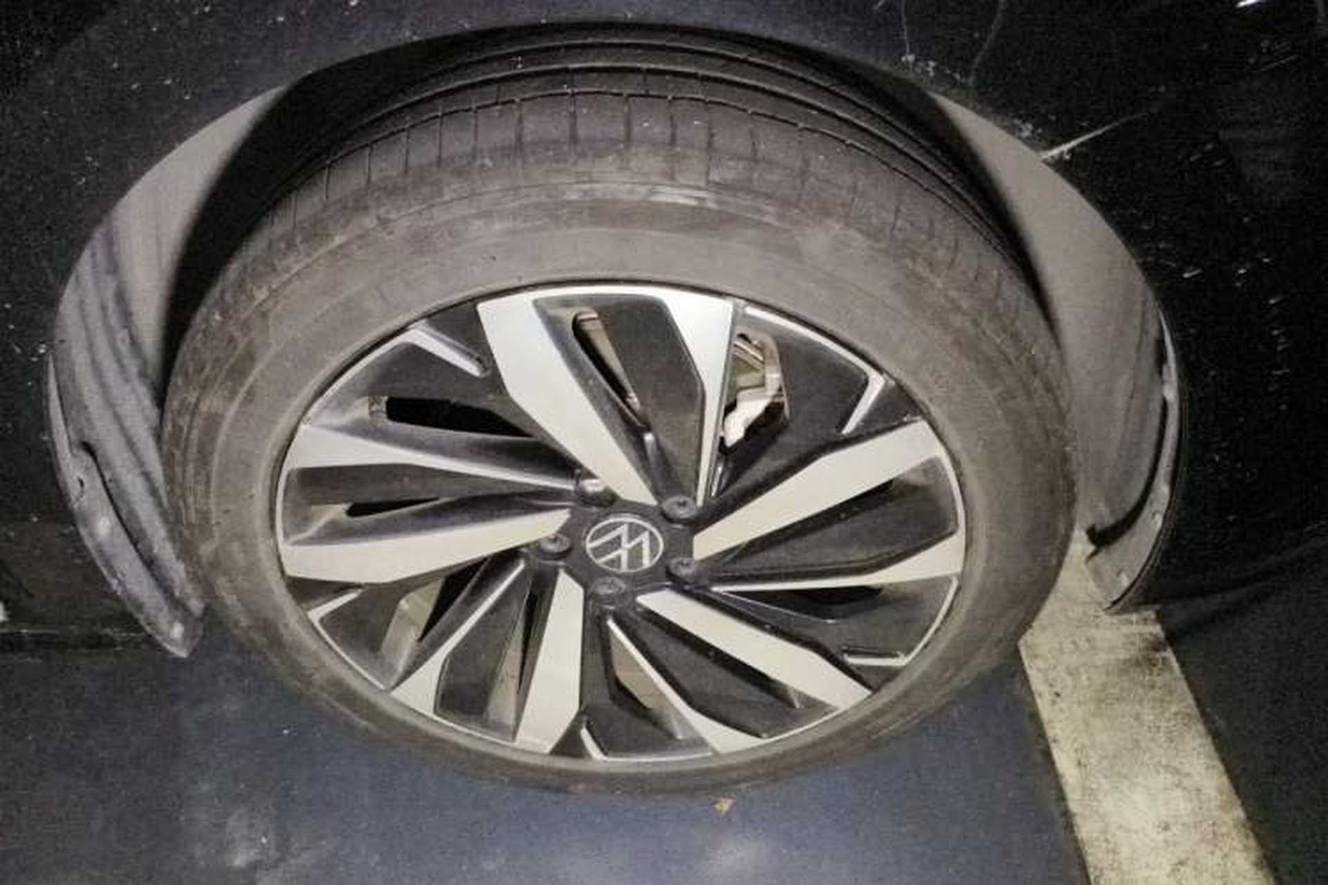 Used Volkswagen Passat 2024 330TSI Elite Edition Right Front Wheel Hub
