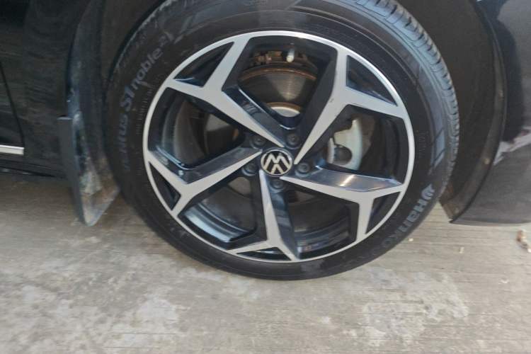 Used Volkswagen Passat 2024 330TSI Starry Elite Edition Right Front Wheel Hub