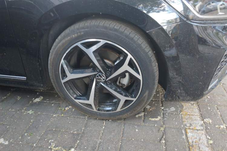 Used Volkswagen Passat 2024 380TSI Dragon Glory Edition Right Front Wheel Hub