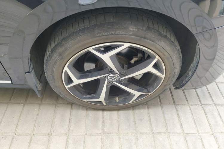 Used Volkswagen Passat 2024 330TSI Starry Elite Edition Right Front Wheel Hub