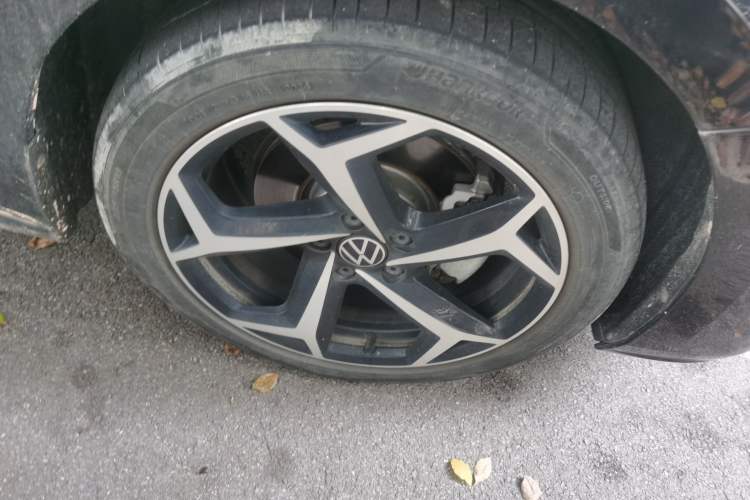 Used Volkswagen Passat 2024 380TSI Starry Dragon Edition Right Front Wheel Hub