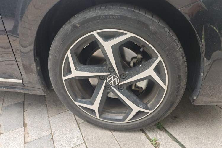 Used Volkswagen Passat 2024 330TSI Starry Elite Edition Right Front Wheel Hub