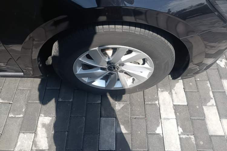 Used Volkswagen Passat 2024 280TSI Business Edition Right Front Wheel Hub