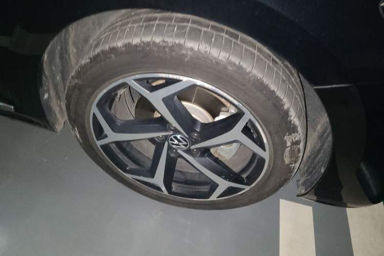 Used Volkswagen Passat 2024 330TSI Starry Elite Edition Right Front Wheel Hub