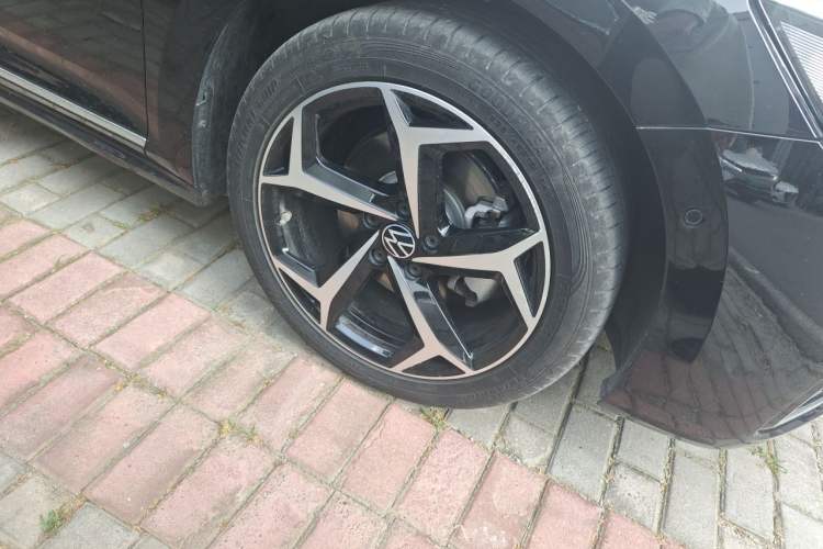 Used Volkswagen Passat 2024 380TSI Starry Luxury Edition Right Front Wheel Hub