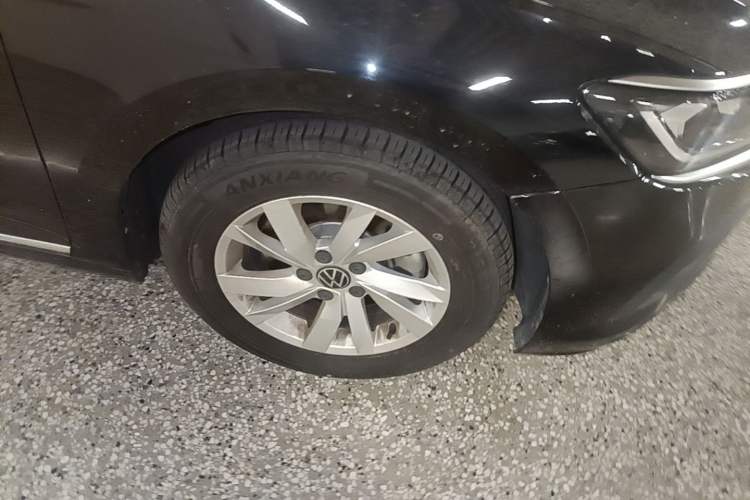 Used Volkswagen Passat 2024 280TSI Business Edition Right Front Wheel Hub