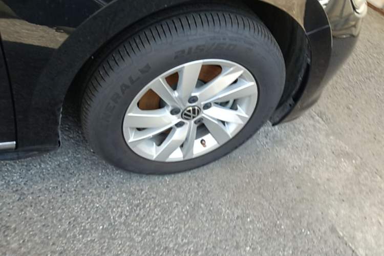 Used Volkswagen Passat 2024 280TSI Business Edition Right Front Wheel Hub